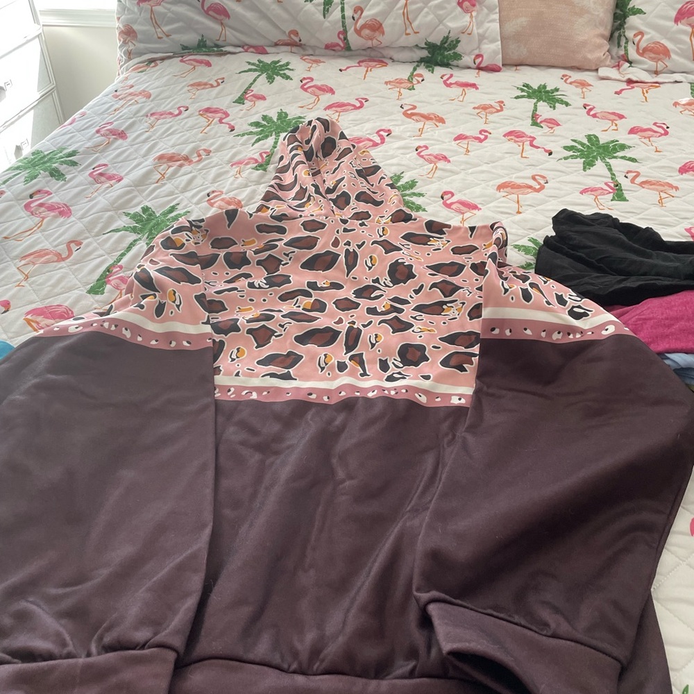 Ladies sweatshirt new without tags